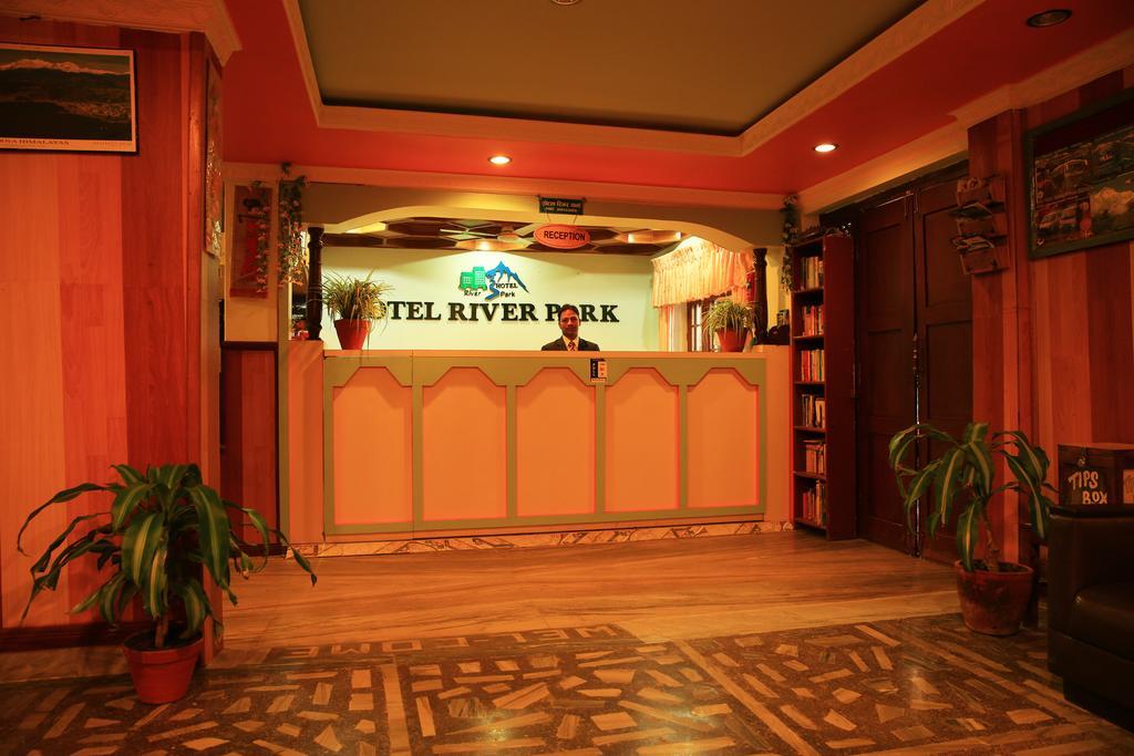 Hotel River Park Покхара Екстер'єр фото