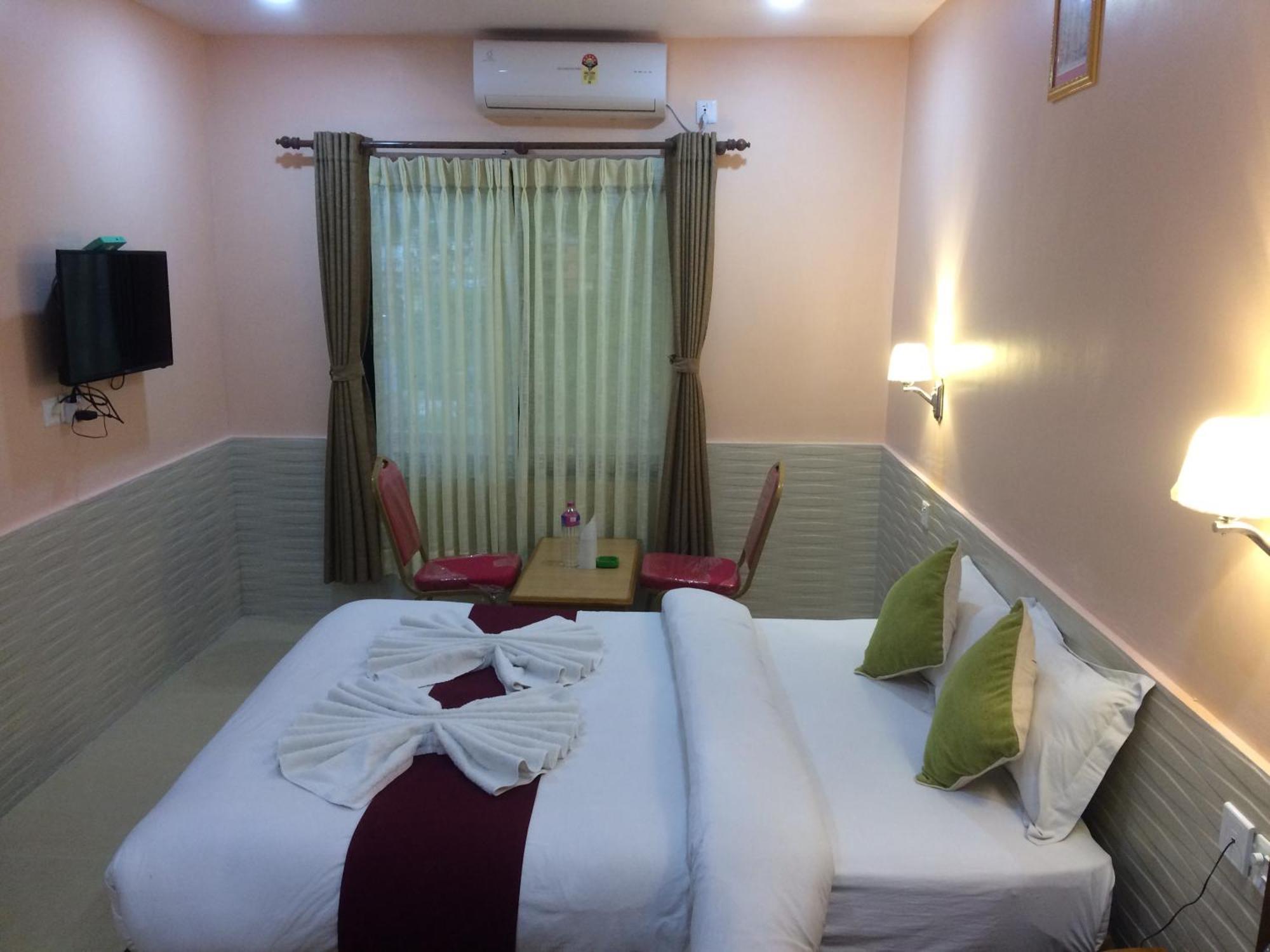 Hotel River Park Покхара Екстер'єр фото
