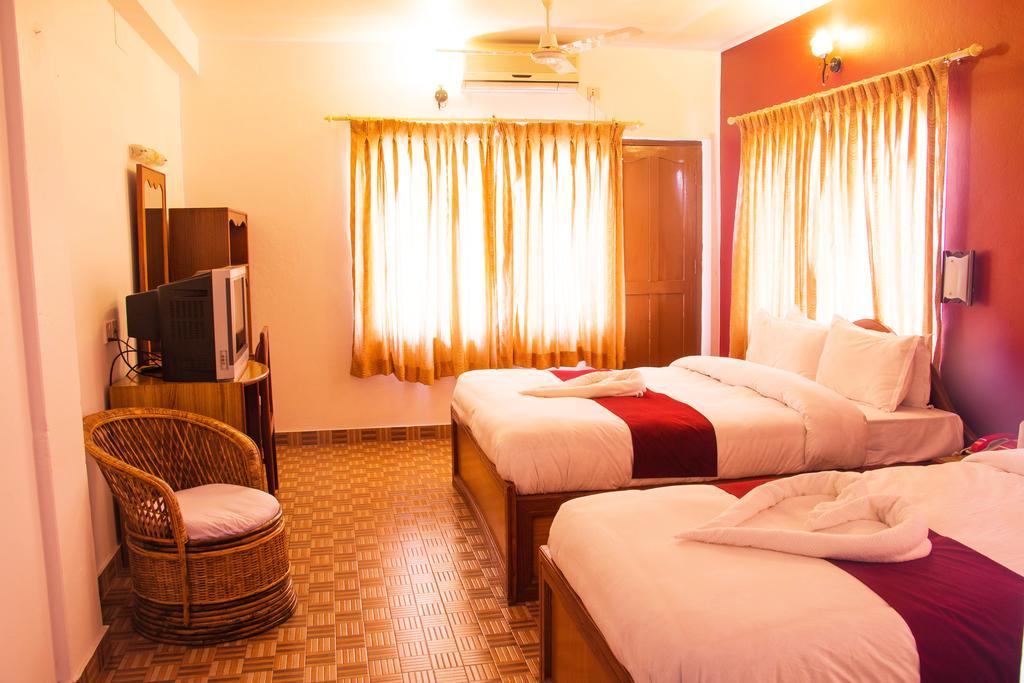 Hotel River Park Покхара Екстер'єр фото