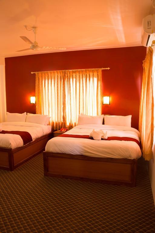 Hotel River Park Покхара Екстер'єр фото