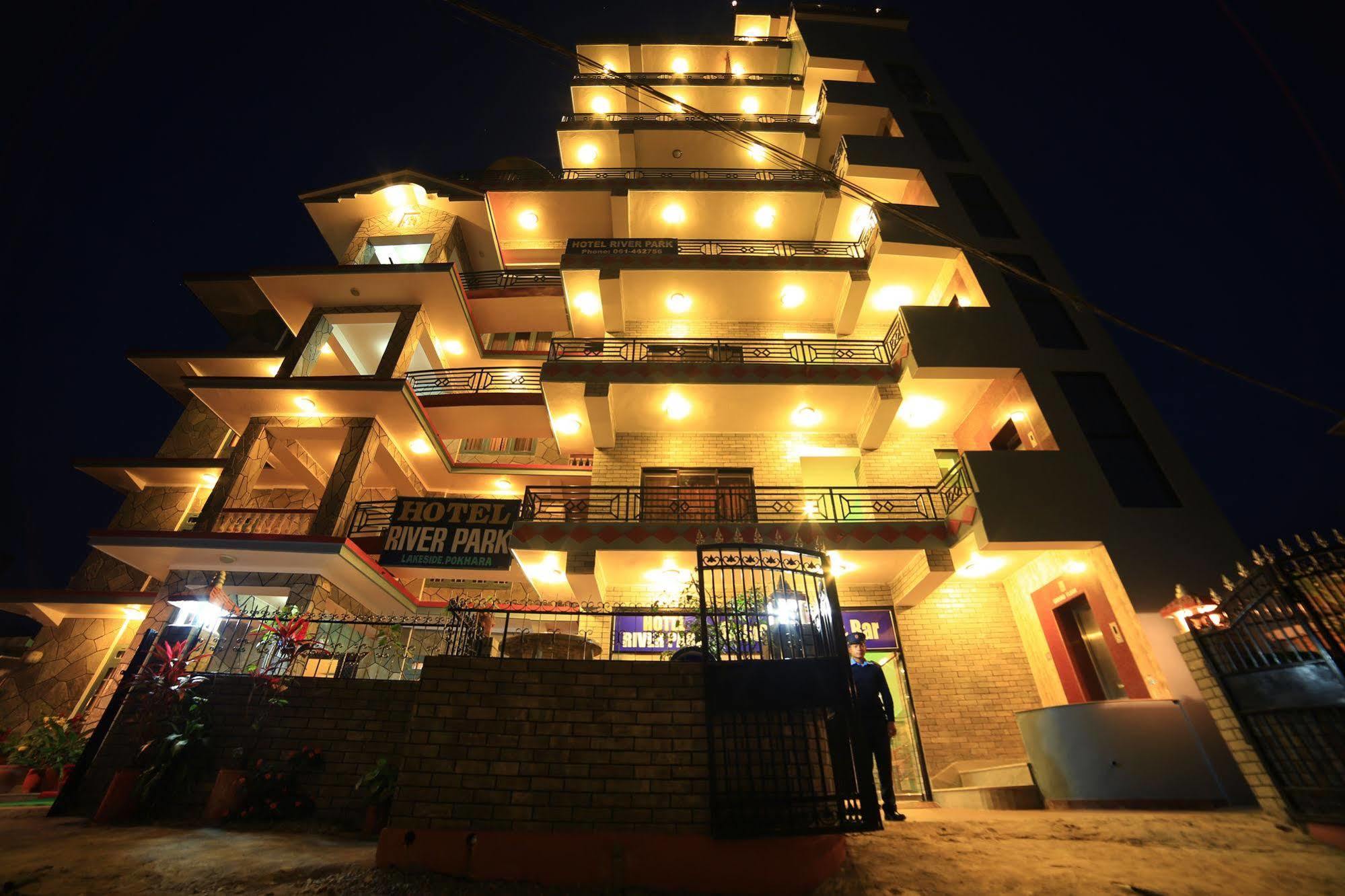 Hotel River Park Покхара Екстер'єр фото