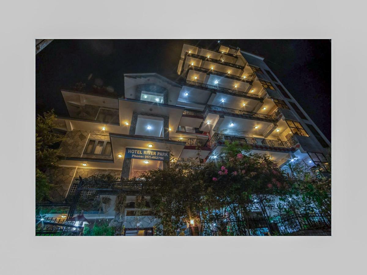 Hotel River Park Покхара Екстер'єр фото